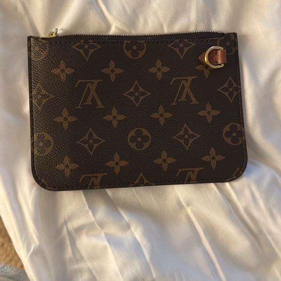 Receipt in photos! Authentic Louis Vuitton Large Loop * Like New* - Picture 6 of 8